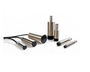 E2B-M18LS05-WP-B1 2M OMI, Датчик индуктивный M18, латунь никелир., стандартный корпус, заподлицо, 5мм, PNP-НО, кабель 2м