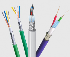 XS5W-T422-CMC-K, Кабель Ethernet с разъемами RJ45/M12 (углового типа, вилка), экранированный, категории 5, 1 м