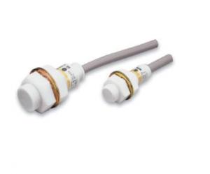 E2F-X2F1 2M OMS, Датчик приближения индуктивный, пластиковый корпус, M12, экранированный, 2мм, DC, 3-wire, PNP-NO, кабель 2м