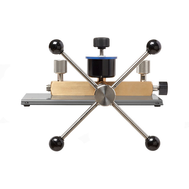 Насос для испытаний с гидравлическим манометром